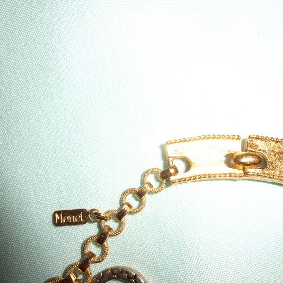 Monet Belt Necklace in Goldtone with Earrings - Picture 4 of 4